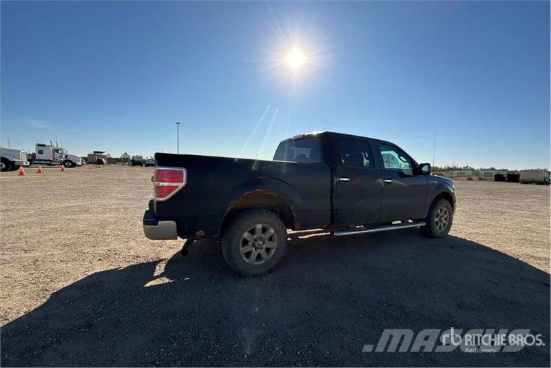 Ford F-150 XLT 4x4 Crew Cab Pickup Muu