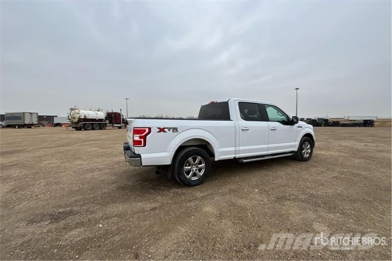 Ford F-150 XLT 4x4 Crew Cab Pickup أخرى