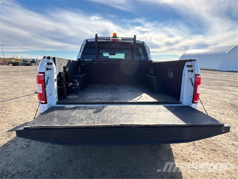 Ford F-150 XLT 4x4 Crew Cab Pickup Andere Transporter