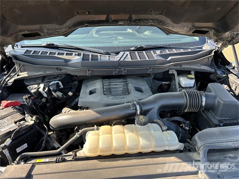 Ford F-150 XLT 4x4 Crew Cab Pickup Ostalo