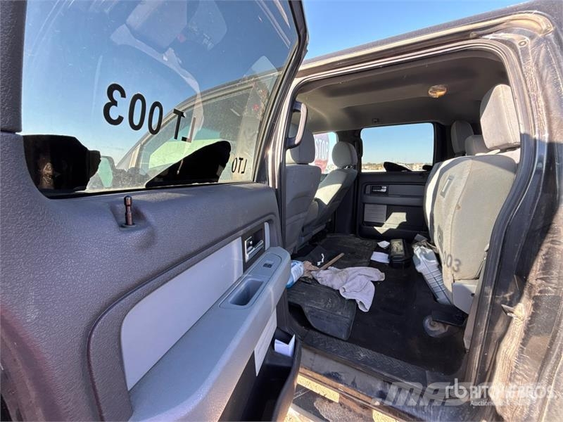 Ford F-150 XLT 4x4 Crew Cab Pickup Muu
