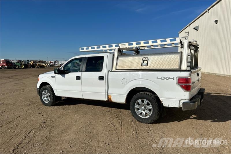 Ford F-150 XLT 4x4 Crew Cab Pickup Ostalo