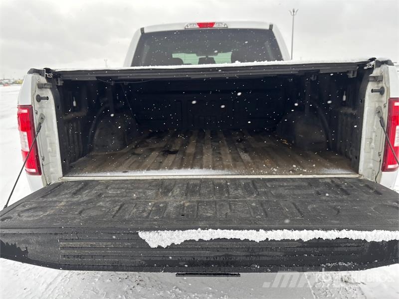 Ford F-150 XLT 4x4 Crew Cab Pickup أخرى