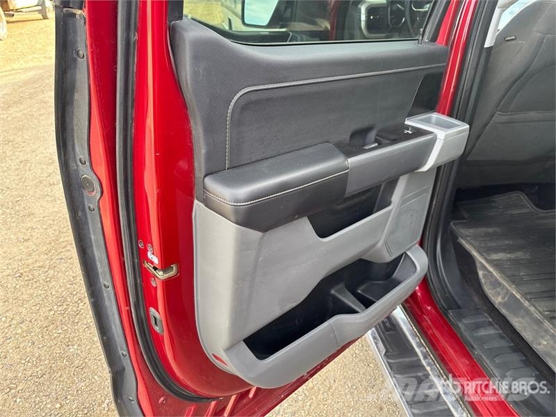 Ford F-150 XLT 4x4 Crew Cab Pickup Inne