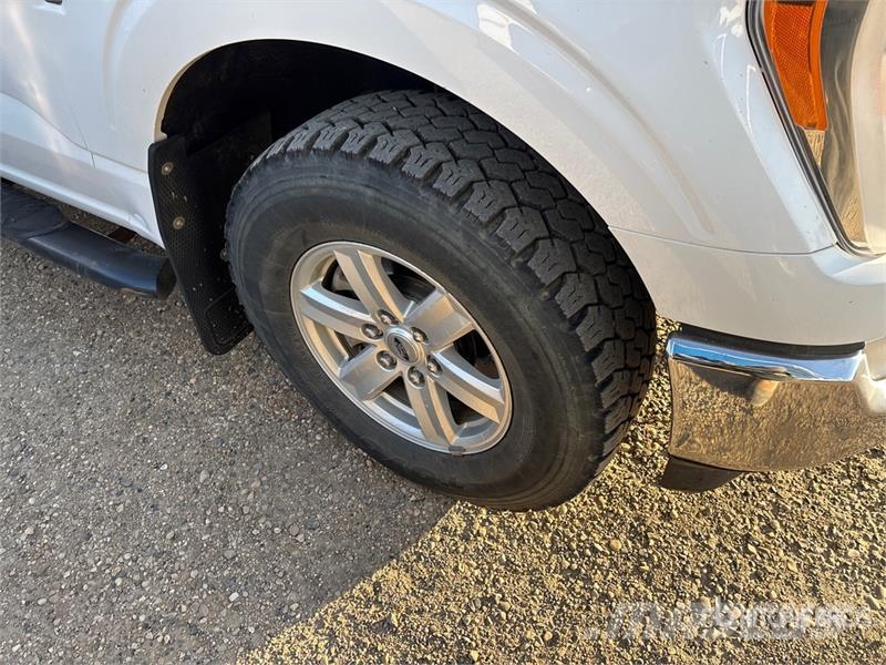 Ford F-150 XLT 4x4 Crew Cab Pickup Ostalo