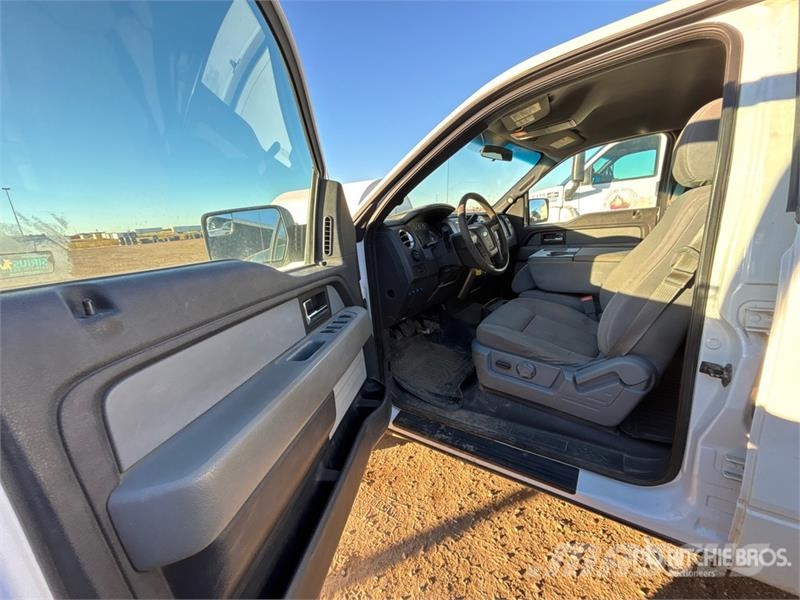 Ford F-150 XLT 4x4 Crew Cab Pickup أخرى