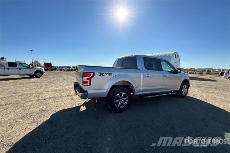Ford F-150 XLT 4x4 Crew Cab Pickup Kita