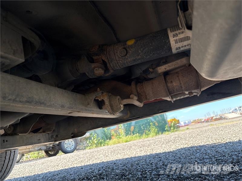 Ford F-150 XLT 4x4 Crew Cab Pickup Otros