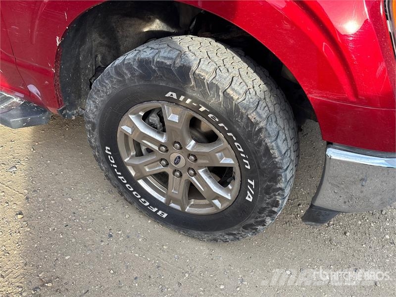 Ford F-150 XLT 4x4 Crew Cab Pickup Inne