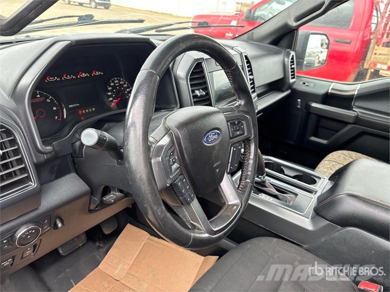 Ford F-150 XLT 4x4 Crew Cab Pickup Muu