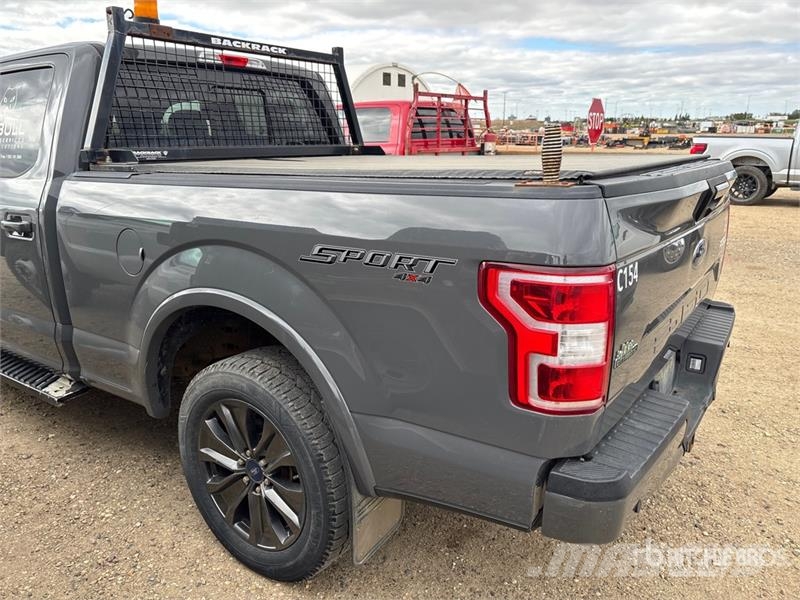 Ford F-150 XLT 4x4 Crew Cab Pickup Muu