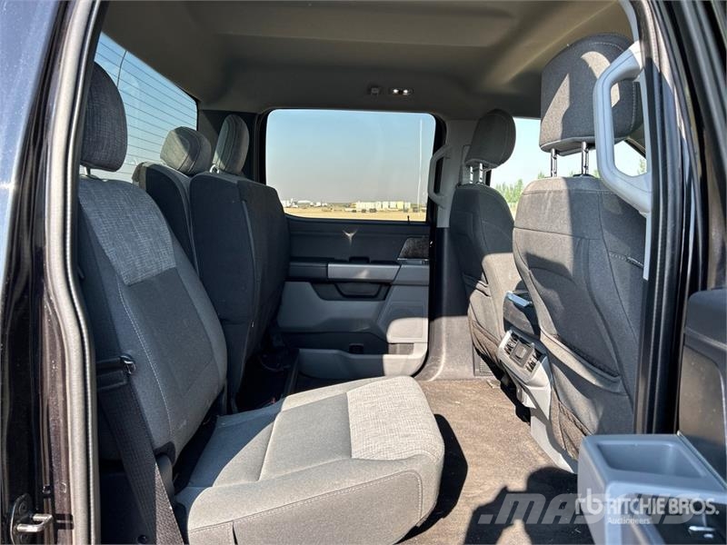 Ford F-150 XLT 4x4 Crew Cab Pickup Ostalo