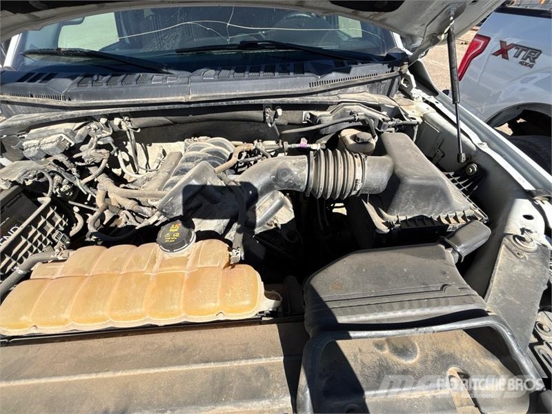 Ford F-150 XLT 4x4 Crew Cab Pickup أخرى
