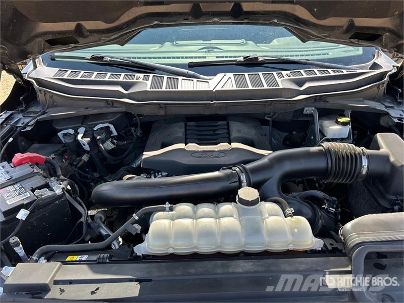 Ford F-150 XLT 4x4 Crew Cab Pickup Ostalo