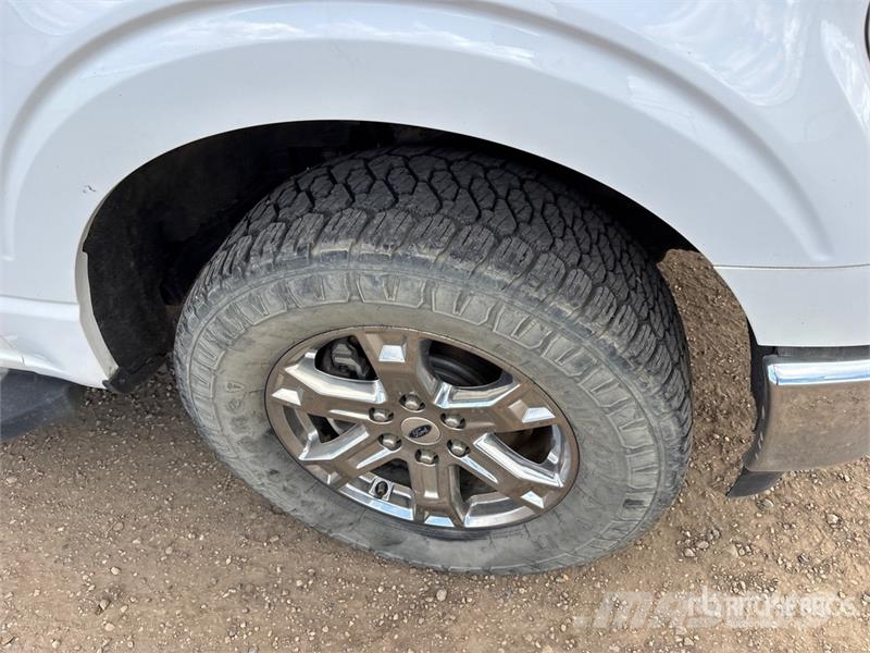 Ford F-150 XLT 4x4 Crew Cab Pickup Autre fourgon / utilitaire