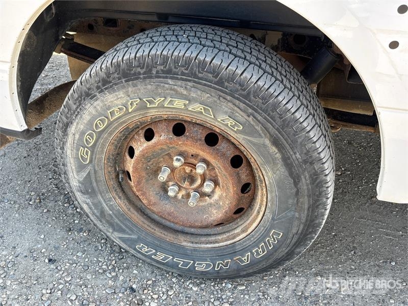 Ford F-150 XLT 4x4 Crew Cab Pickup أخرى