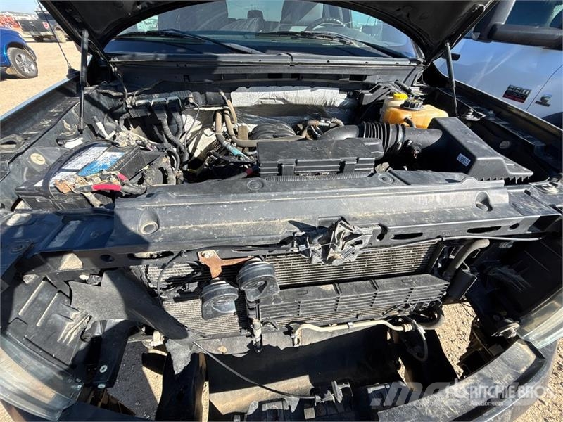 Ford F-150 XLT 4x4 Crew Cab Pickup Muu