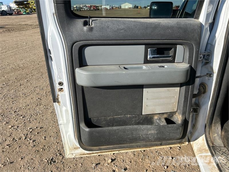 Ford F-150 XLT 4x4 Crew Cab Pickup Ostalo