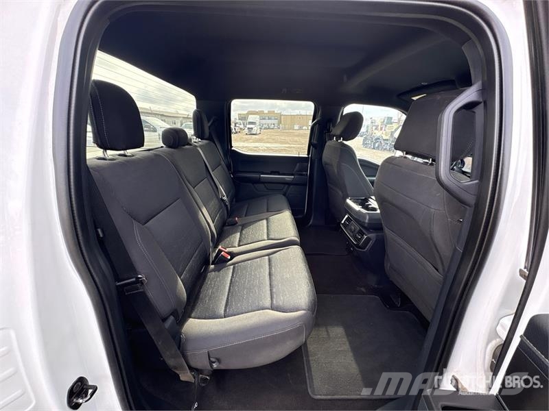 Ford F-150 XLT 4x4 Crew Cab Pickup Muu