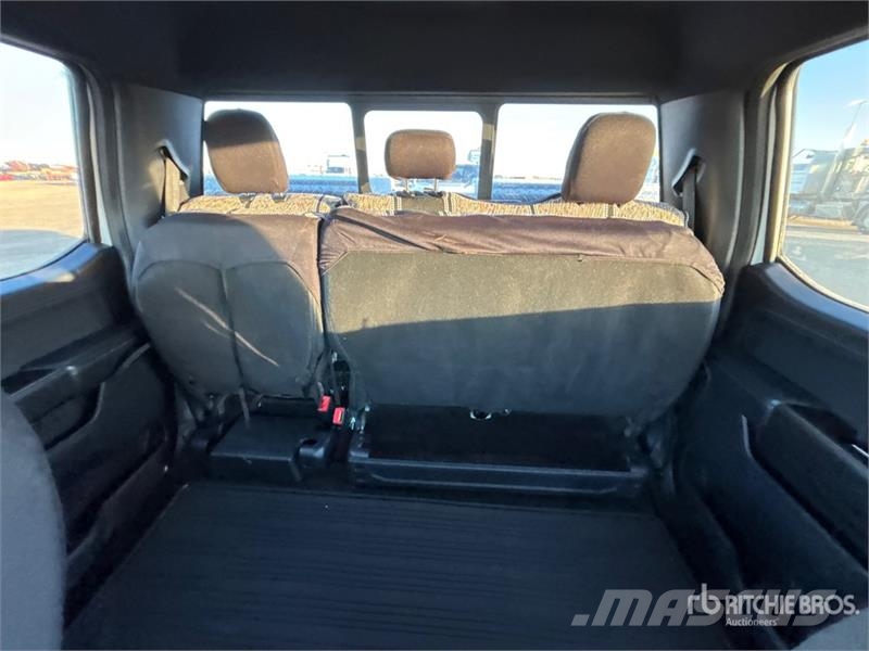 Ford F-150 XLT 4x4 Crew Cab Pickup أخرى