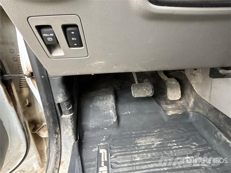 Ford F-150 XLT 4x4 Crew Cab Pickup أخرى