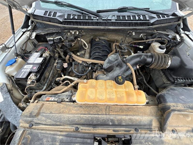 Ford F-150 XLT 4x4 Crew Cab Pickup Ostalo