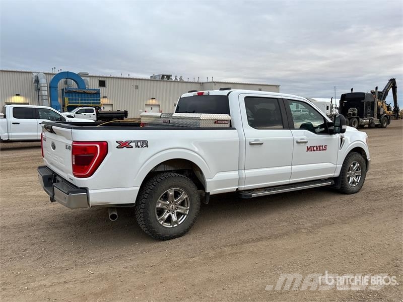 Ford F-150 XLT 4x4 Crew Cab Pickup Ostalo