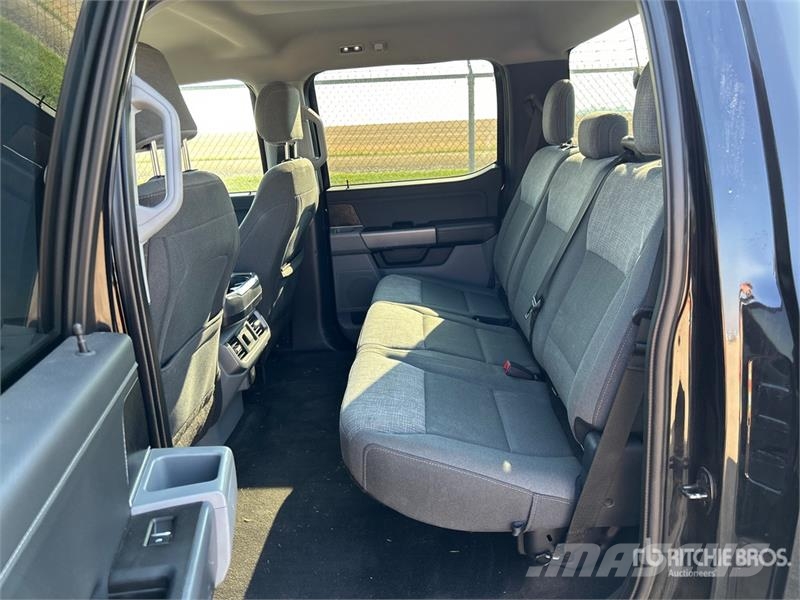 Ford F-150 XLT 4x4 Crew Cab Pickup Ostalo