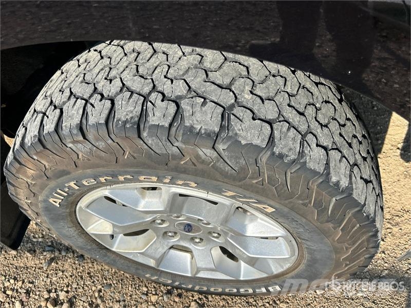 Ford F-150 XLT 4x4 Crew Cab Pickup Ostalo