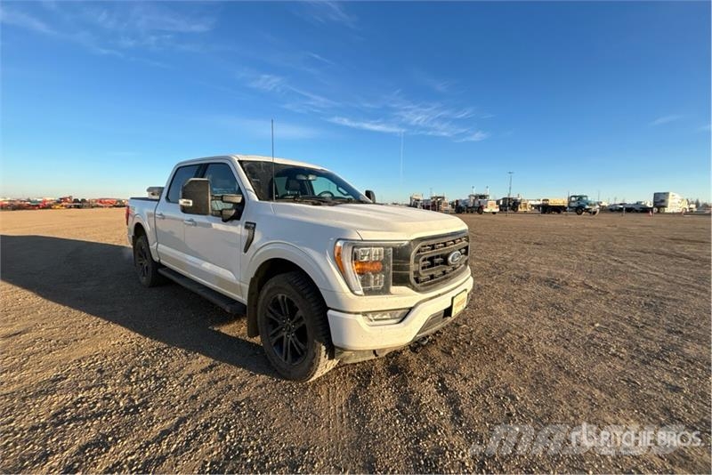 Ford F-150 XLT 4x4 Crew Cab Pickup أخرى