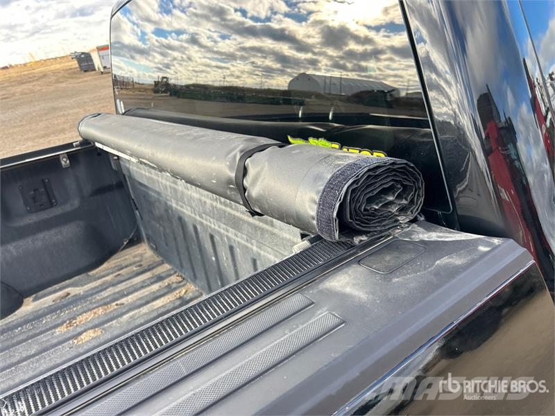 Ford F-150 XLT 4x4 Crew Cab Pickup Muu