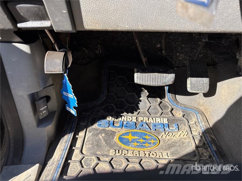 Ford F-150 XLT 4x4 Crew Cab Pickup أخرى