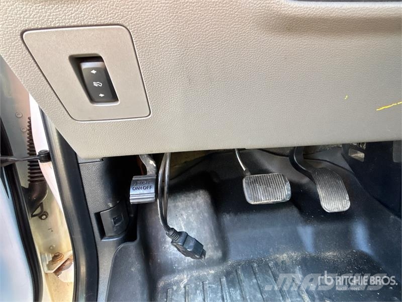 Ford F-150 XLT 4x4 Crew Cab Pickup أخرى