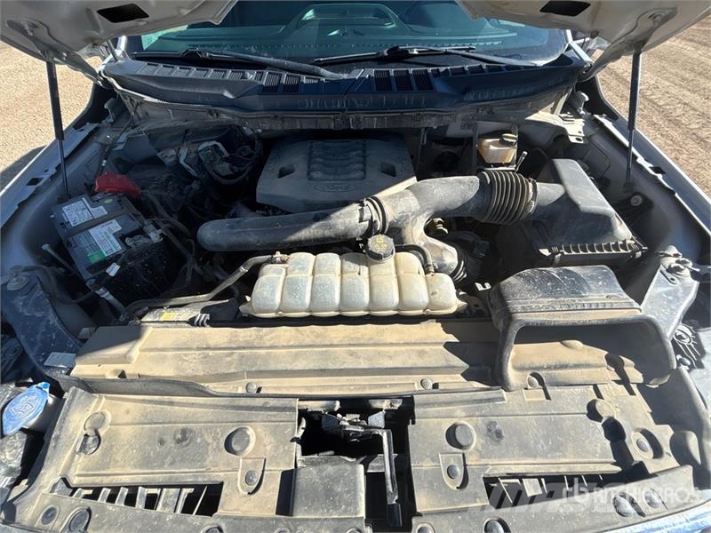 Ford F-150 XLT 4x4 Crew Cab Pickup Kita