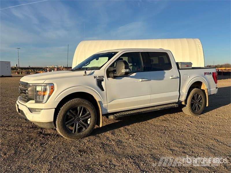 Ford F-150 XLT 4x4 Crew Cab Pickup أخرى