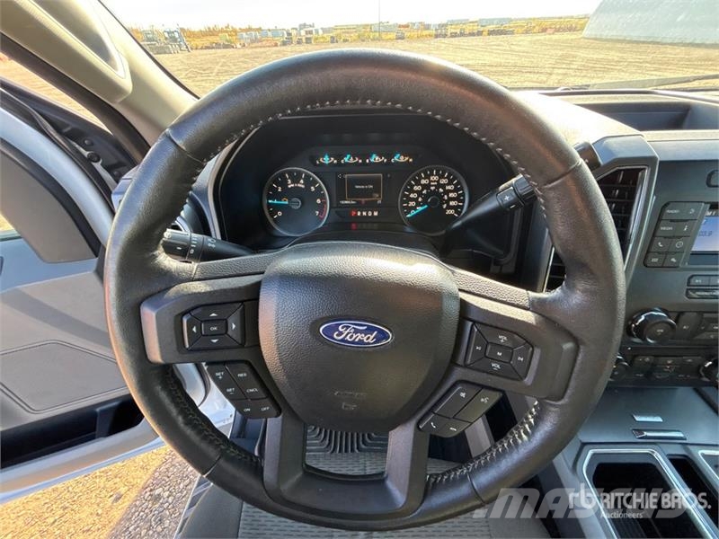 Ford F-150 XLT 4x4 Crew Cab Pickup Andere Transporter