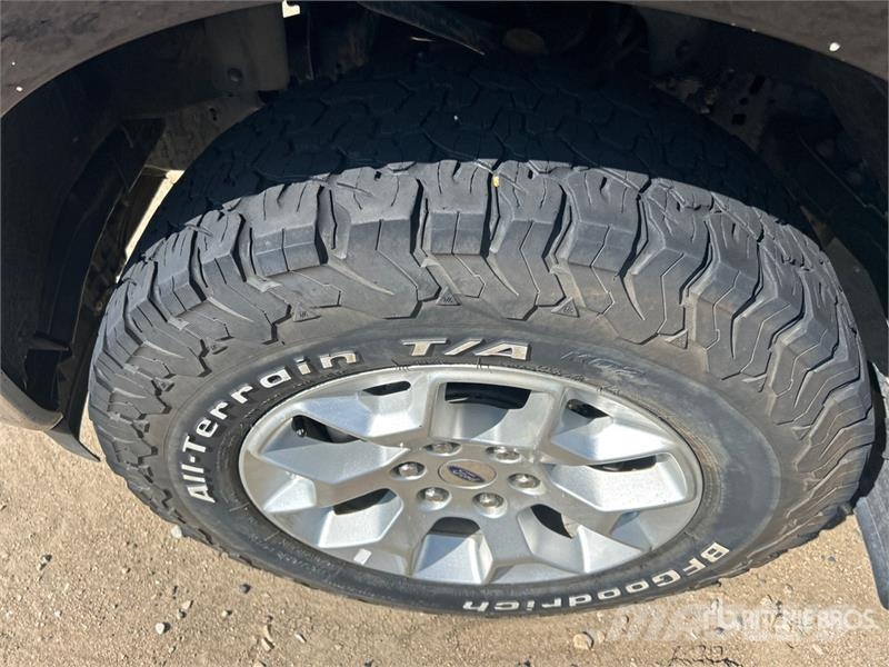 Ford F-150 XLT 4x4 Crew Cab Pickup Ostalo