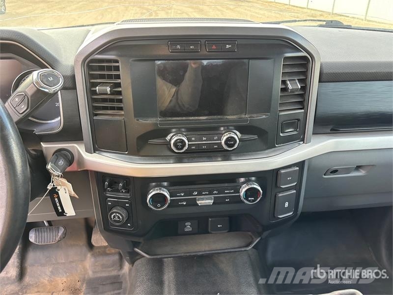 Ford F-150 XLT 4x4 Crew Cab Pickup Autre fourgon / utilitaire