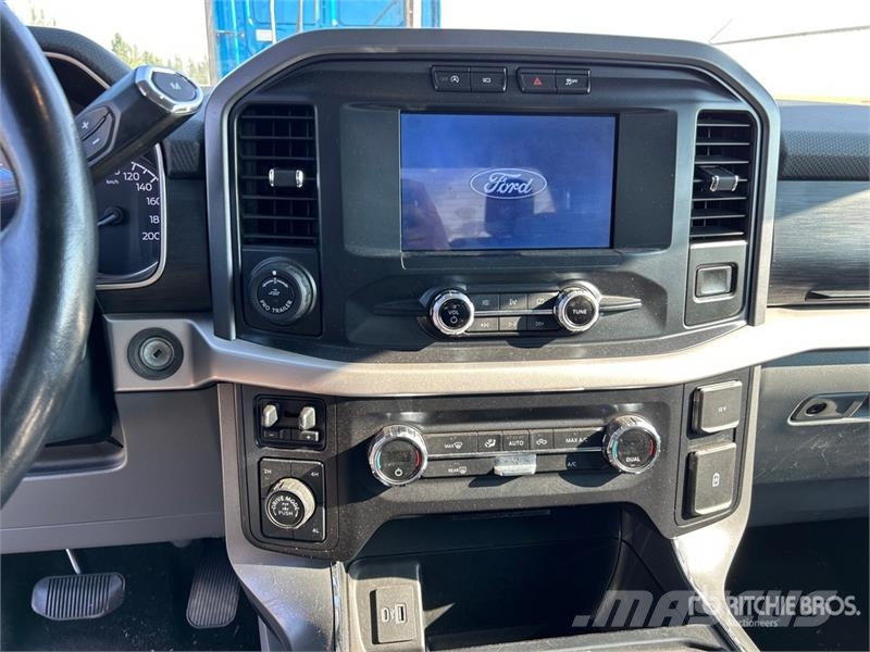 Ford F-150 XLT 4x4 Crew Cab Pickup Ostalo