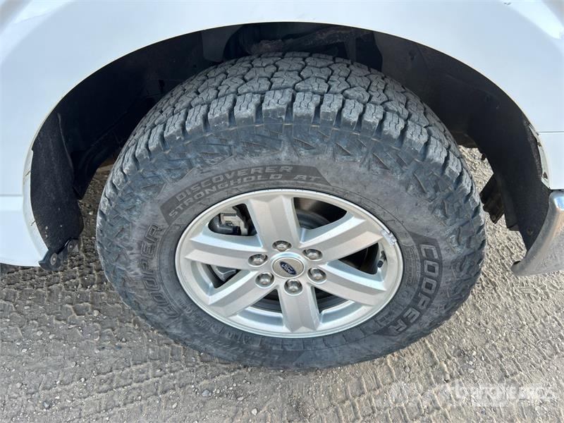 Ford F-150 XLT 4x4 Crew Cab Pickup Andere Transporter