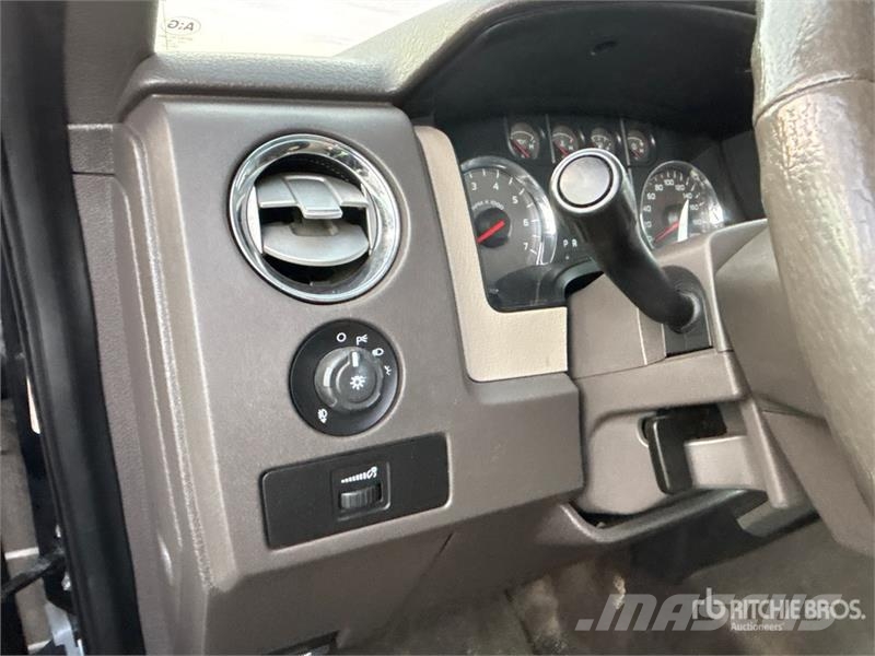Ford F-150 XLT 4x4 Crew Cab Pickup Drugi
