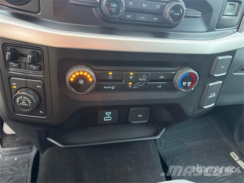 Ford F-150 XLT 4x4 Crew Cab Pickup Other