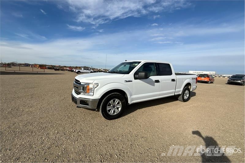 Ford F-150 XLT 4x4 Crew Cab Pickup Muu