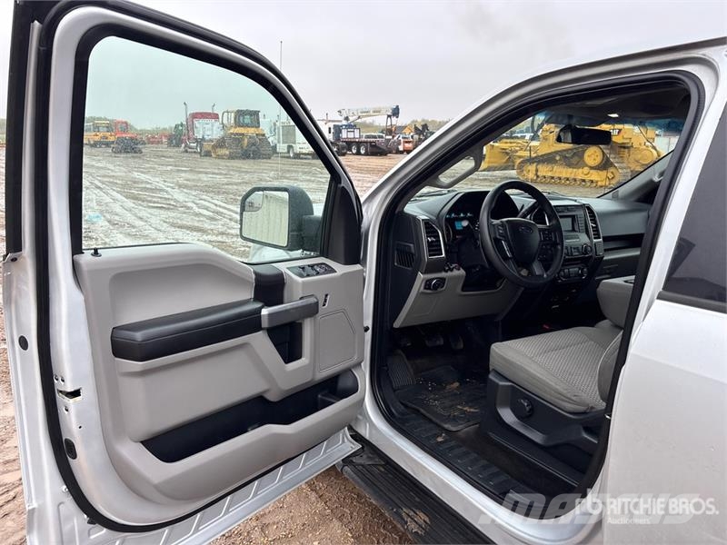 Ford F-150 XLT 4x4 Crew Cab Pickup Ostalo