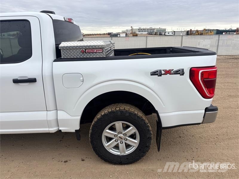 Ford F-150 XLT 4x4 Crew Cab Pickup Andere Transporter