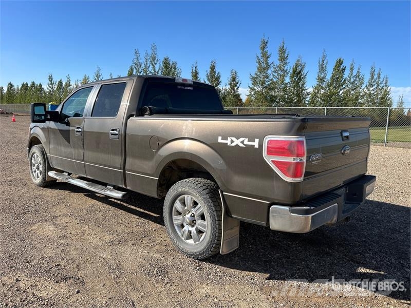 Ford F-150 XLT 4x4 Crew Cab Pickup Egyéb