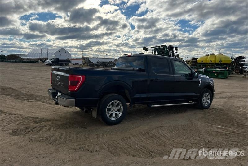Ford F-150 XLT 4x4 Crew Cab Pickup Muu