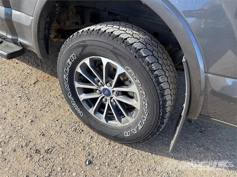 Ford F-150 XLT 4x4 Crew Cab Pickup Drugi