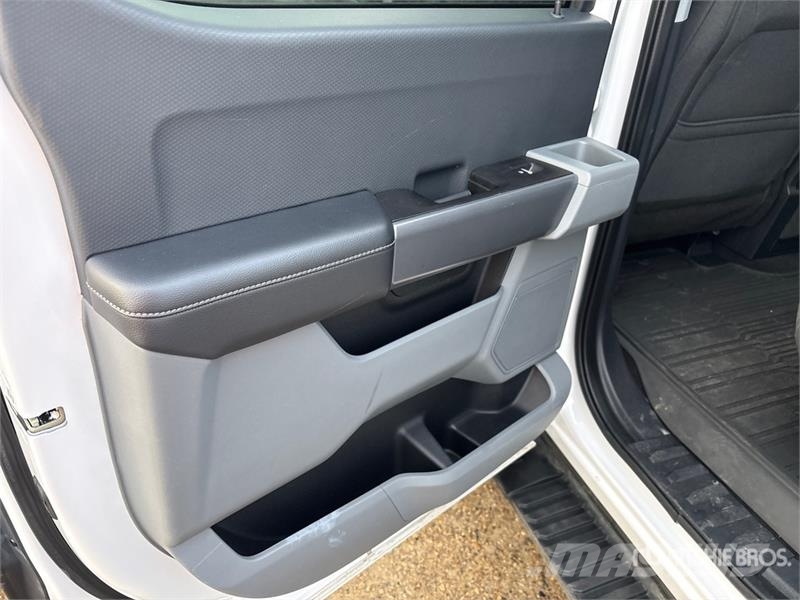 Ford F-150 XLT 4x4 Crew Cab Pickup Other
