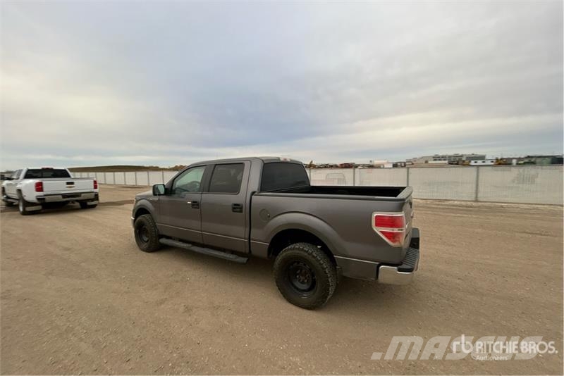 Ford F-150 XLT 4x4 Crew Cab Pickup Ostalo